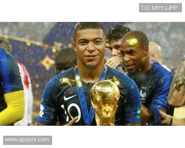 唐姆斯基与摩尔多的激烈对决揭示了足球战术的新趋势与未来发展潜力