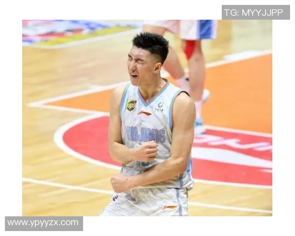 可兰白克与山东队激战正酣谁能在这场对决中笑到最后